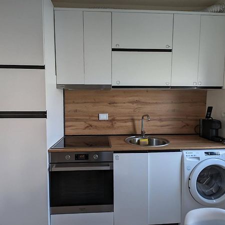 Modern Cozy Apartment 10 Min Walk To Skanderbeg Square Tirana Exterior photo
