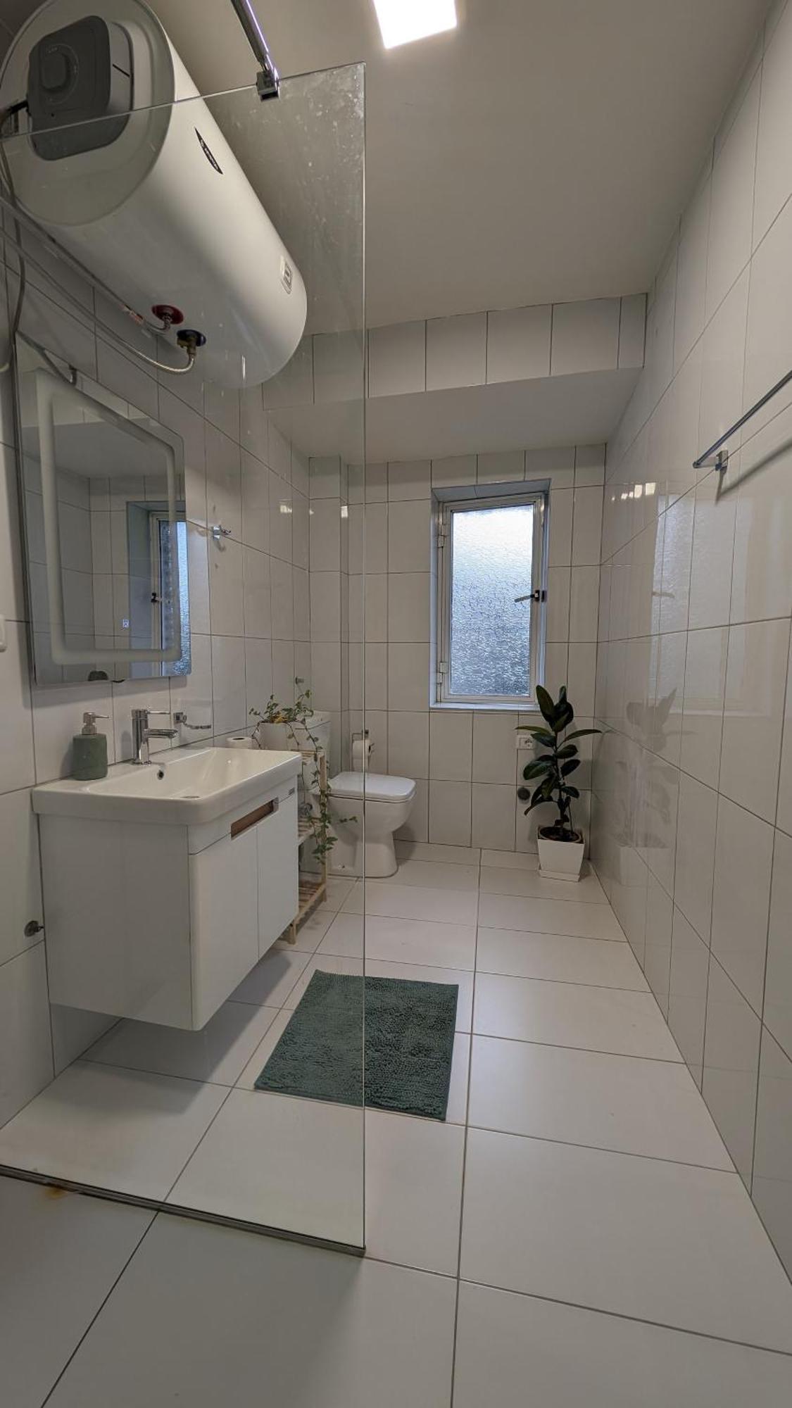 Modern Cozy Apartment 10 Min Walk To Skanderbeg Square Tirana Exterior photo
