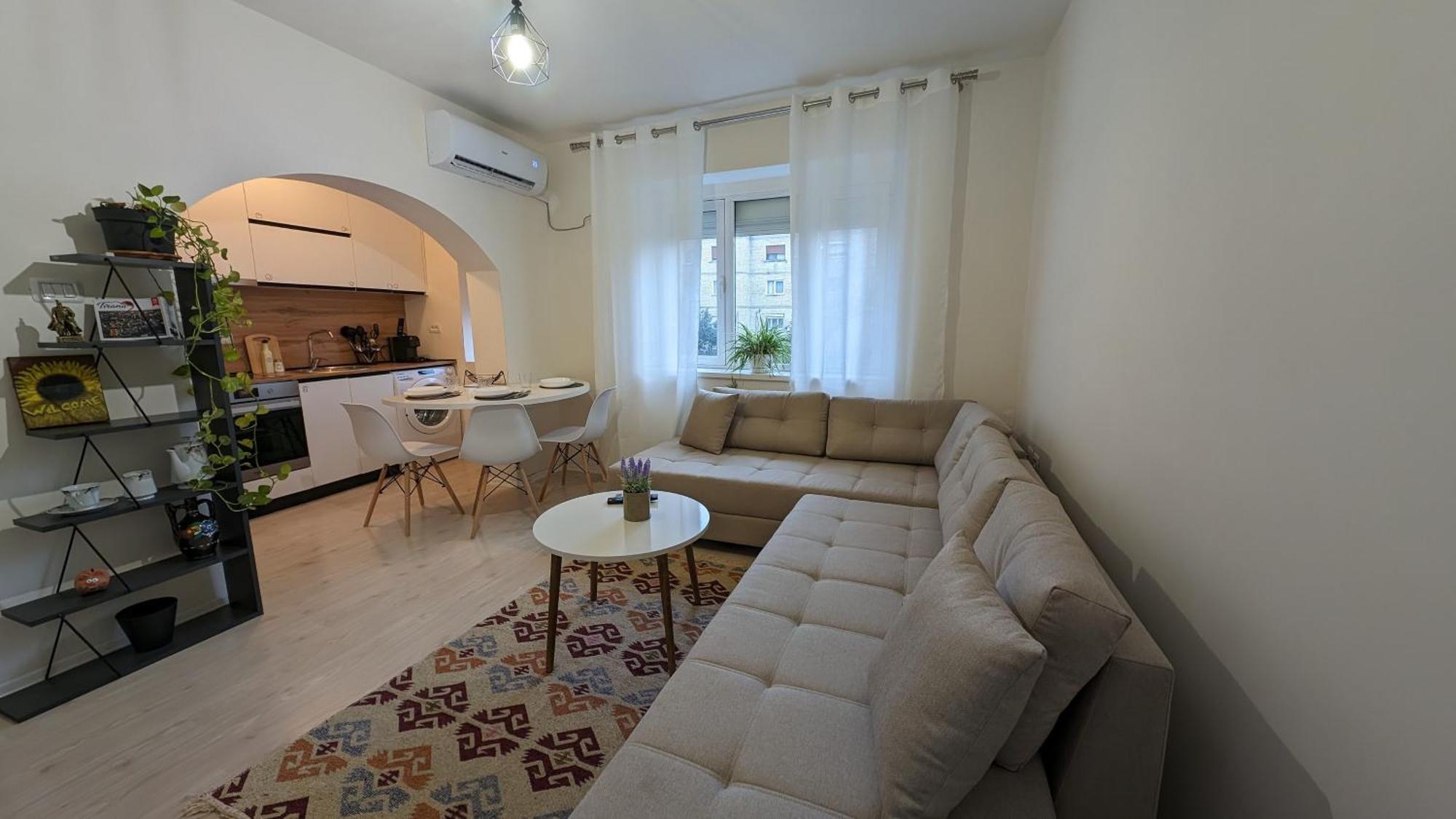 Modern Cozy Apartment 10 Min Walk To Skanderbeg Square Tirana Exterior photo